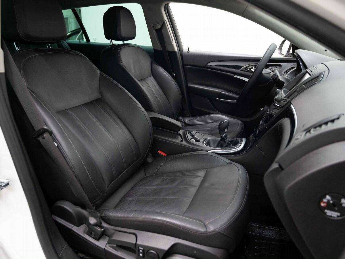 Опель Инсигния б/у, 2013, Механическая. Фото: #14