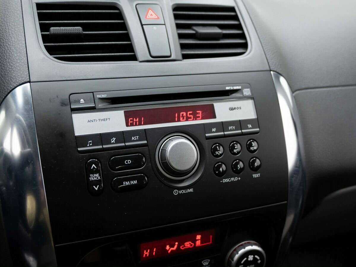 Сузуки С-Икс4 б/у, 2013, Механическая. Фото: #17