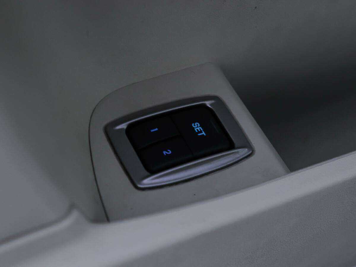 Ягуар ИксФ б/у, 2012, Автоматическая. Фото: #16