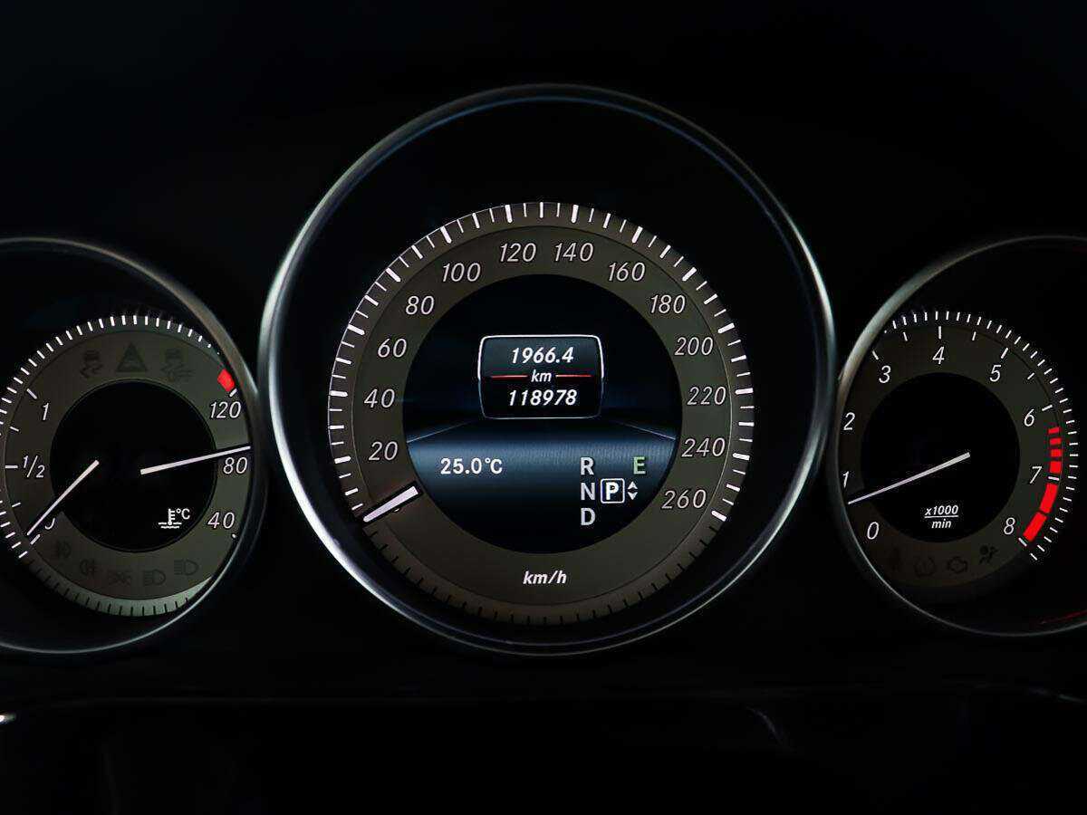 Мерседес-Бенц Е-Класс б/у, 2013, Автоматическая. Фото: #13