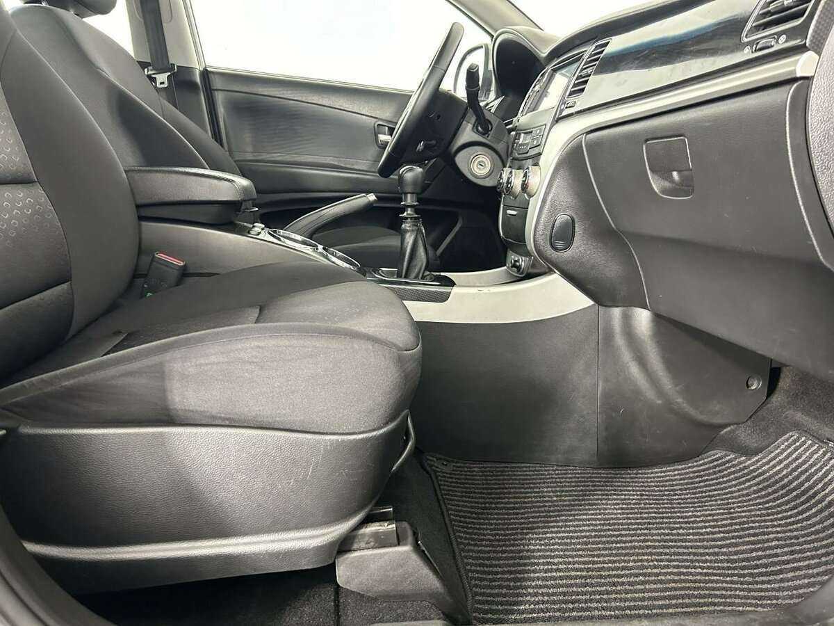 Сан-Ён Актион б/у, 2012, Механическая. Фото: #10