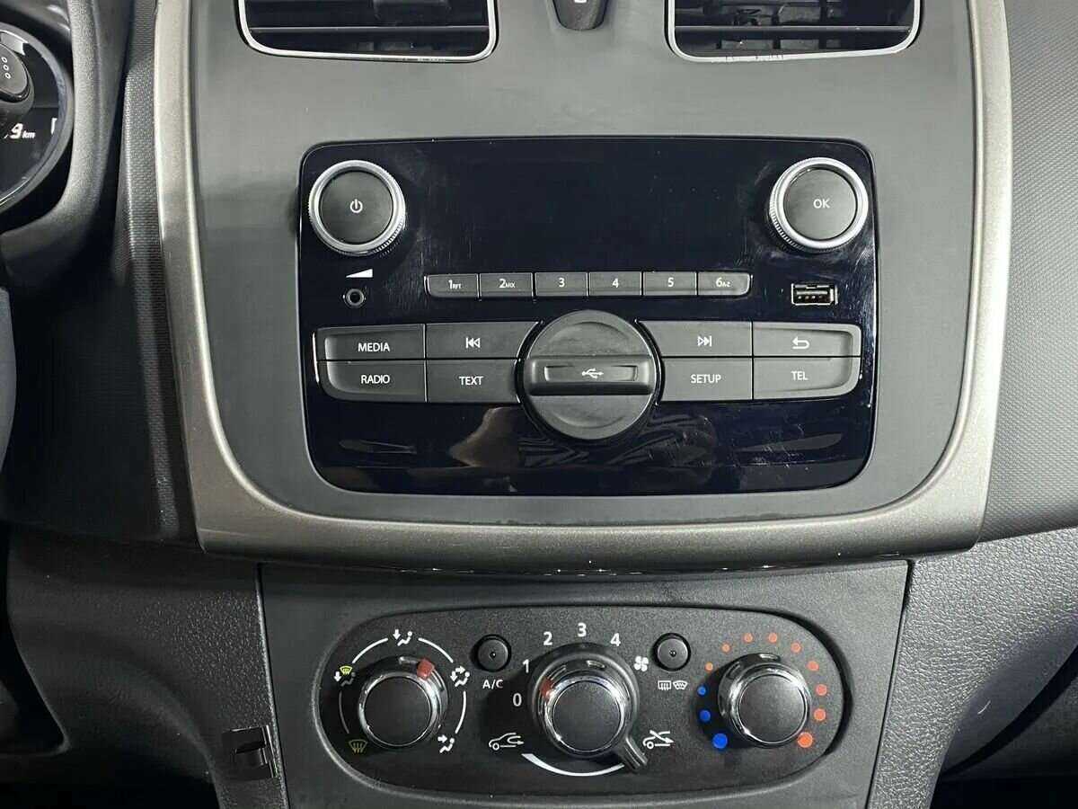 Рено Сандеро б/у, 2020, Механическая. Фото: #10