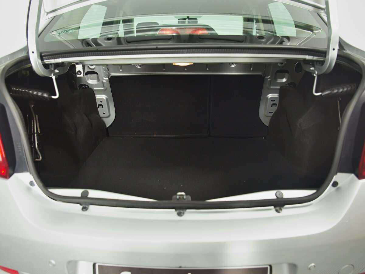 Рено Логан б/у, 2015, Автоматическая. Фото: #17