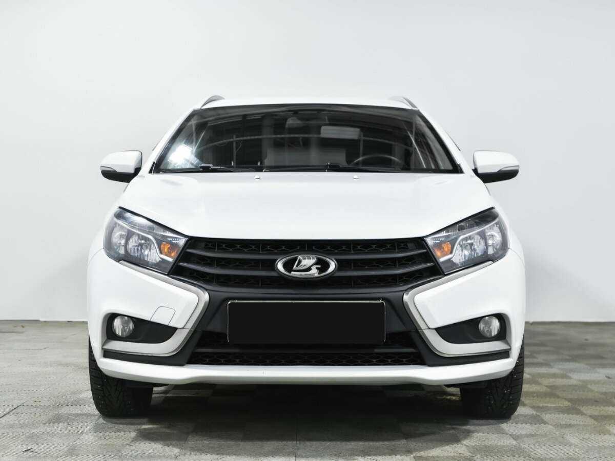 Лада (ВАЗ) Веста б/у, 2020, Механическая. Фото: #1