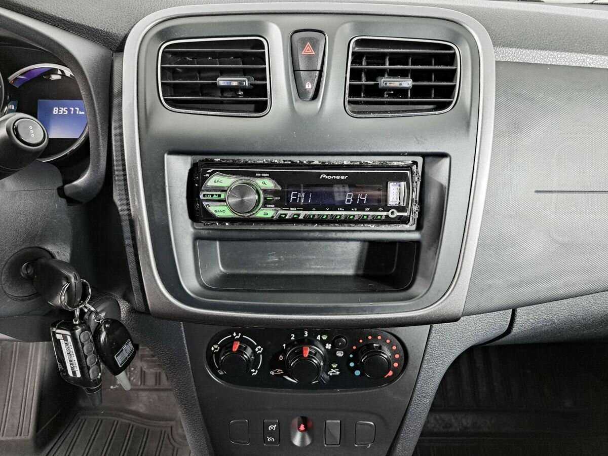 Рено Сандеро б/у, 2015, Механическая. Фото: #12