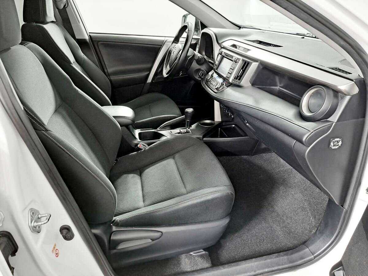 Тойота Рав4 б/у, 2015, Автоматическая. Фото: #6