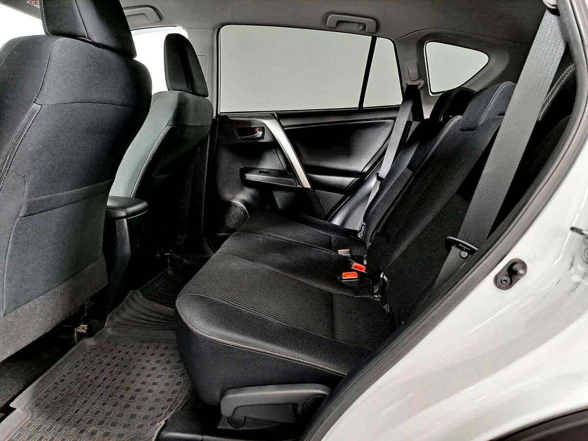 Тойота Рав4 б/у, 2015, Автоматическая. Фото: #7