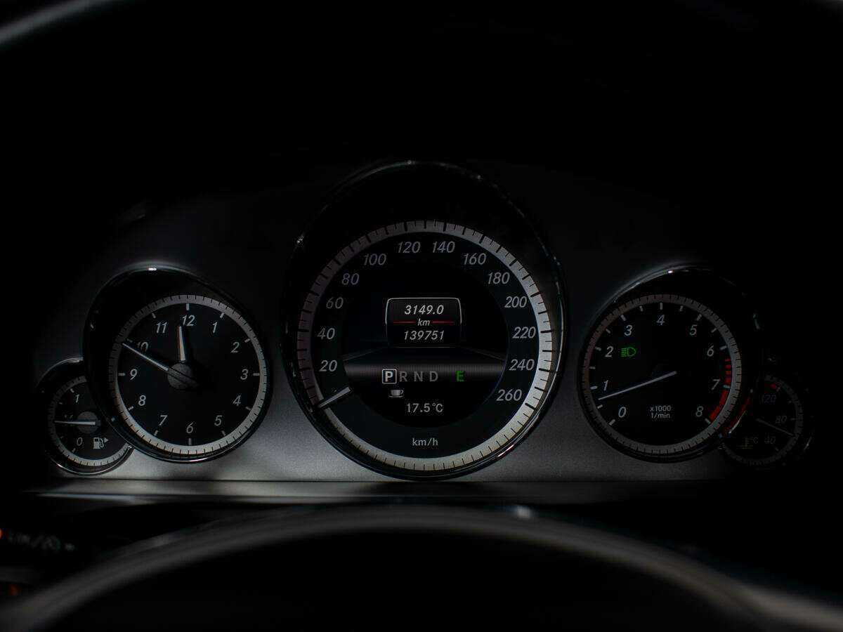 Мерседес-Бенц Е-Класс б/у, 2012, Автоматическая. Фото: #11