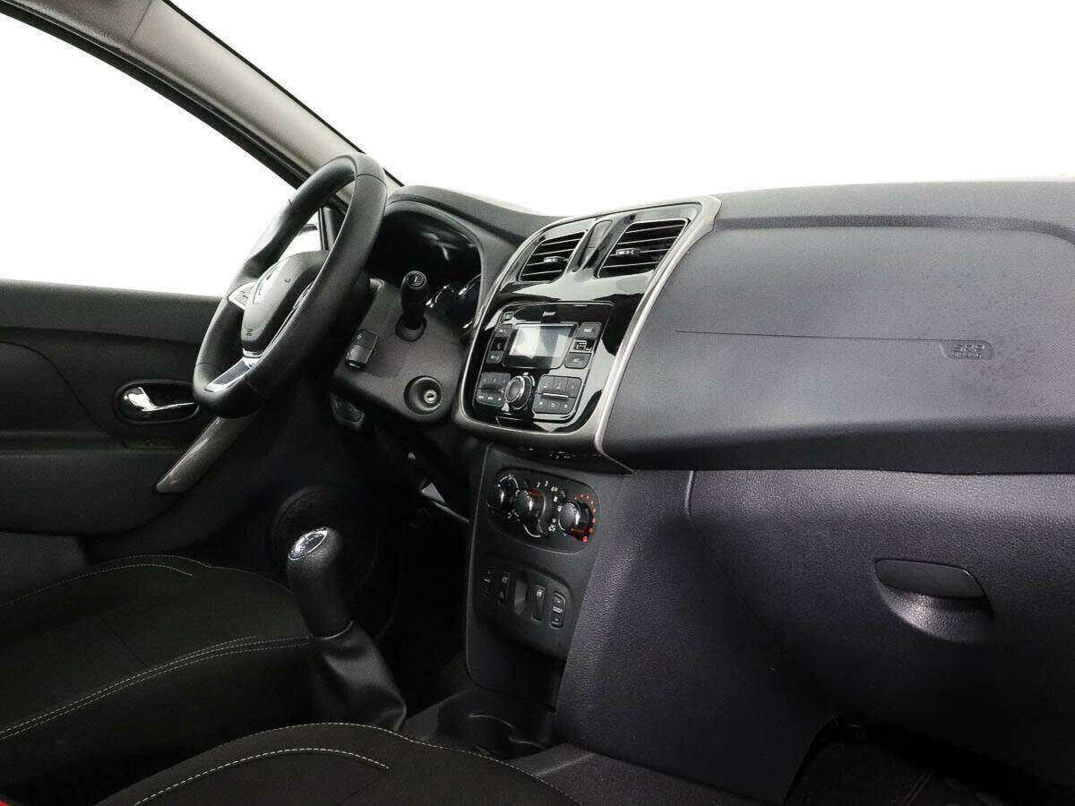 Рено Логан б/у, 2018, Механическая. Фото: #6