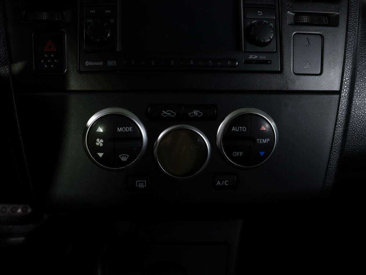 Ниссан Тиида б/у, 2012, Автоматическая. Фото: #19