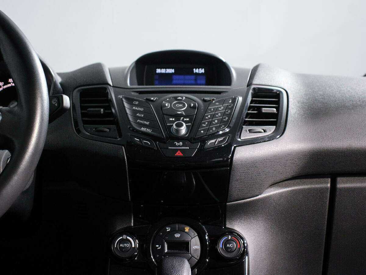 Форд Фиеста б/у, 2015, Роботизированная. Фото: #12