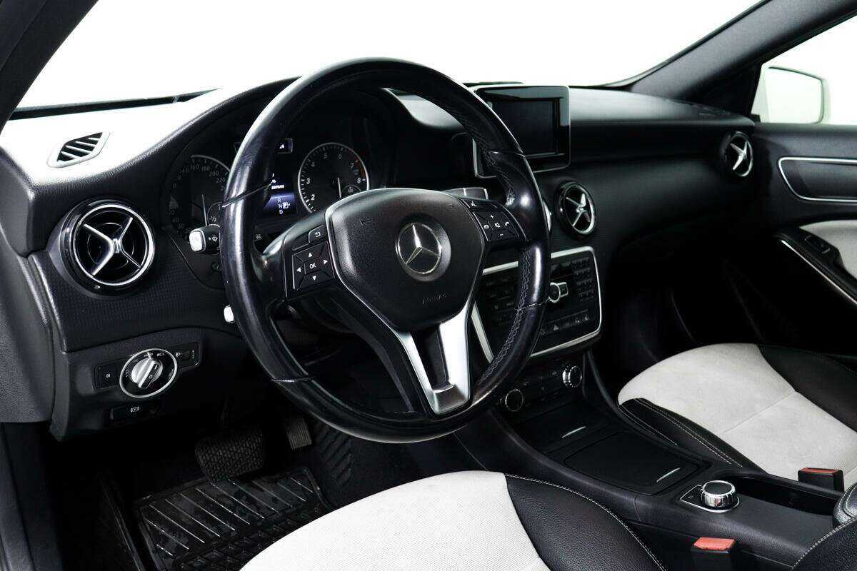 Мерседес-Бенц А-Класс б/у, 2013, Роботизированная. Фото: #12