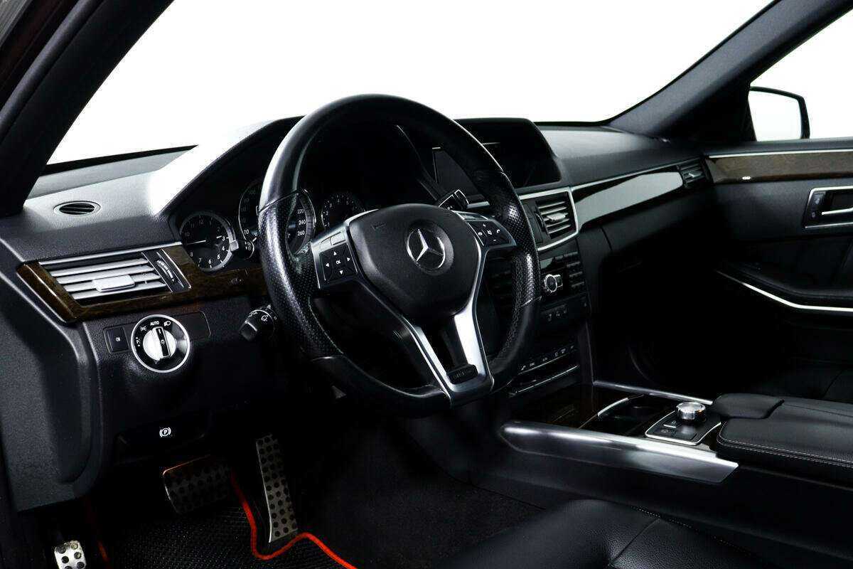 Мерседес-Бенц Е-Класс б/у, 2012, Автоматическая. Фото: #12