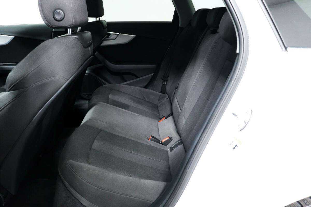 Ауди А4 б/у, 2017, Роботизированная. Фото: #11