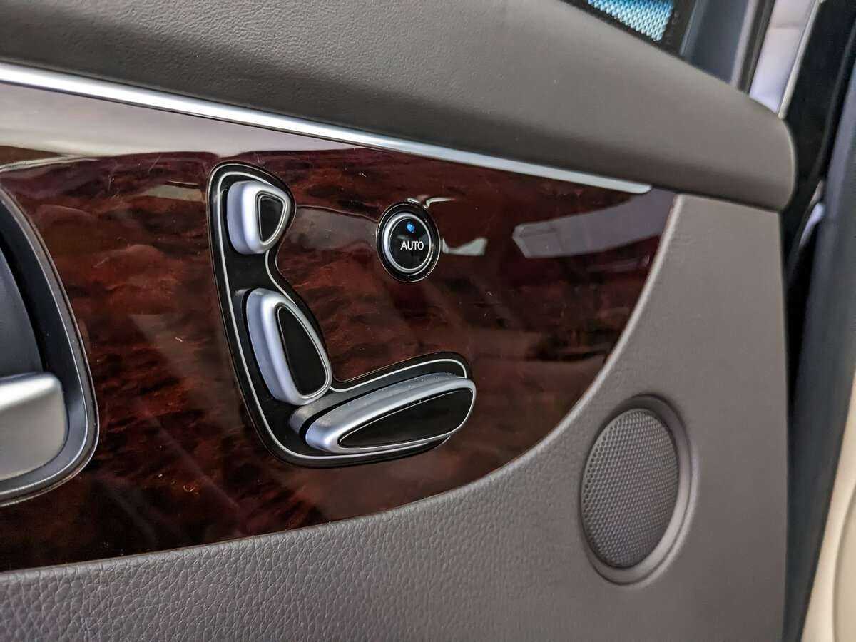 Хендай Экус б/у, 2012, Автоматическая. Фото: #20