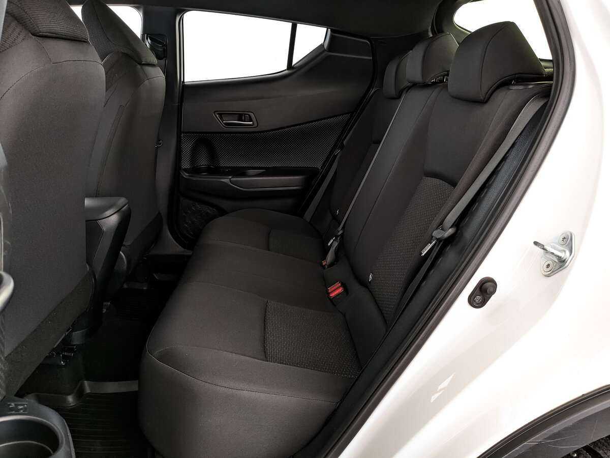 Тойота Ц-ШР б/у, 2019, Механическая. Фото: #12