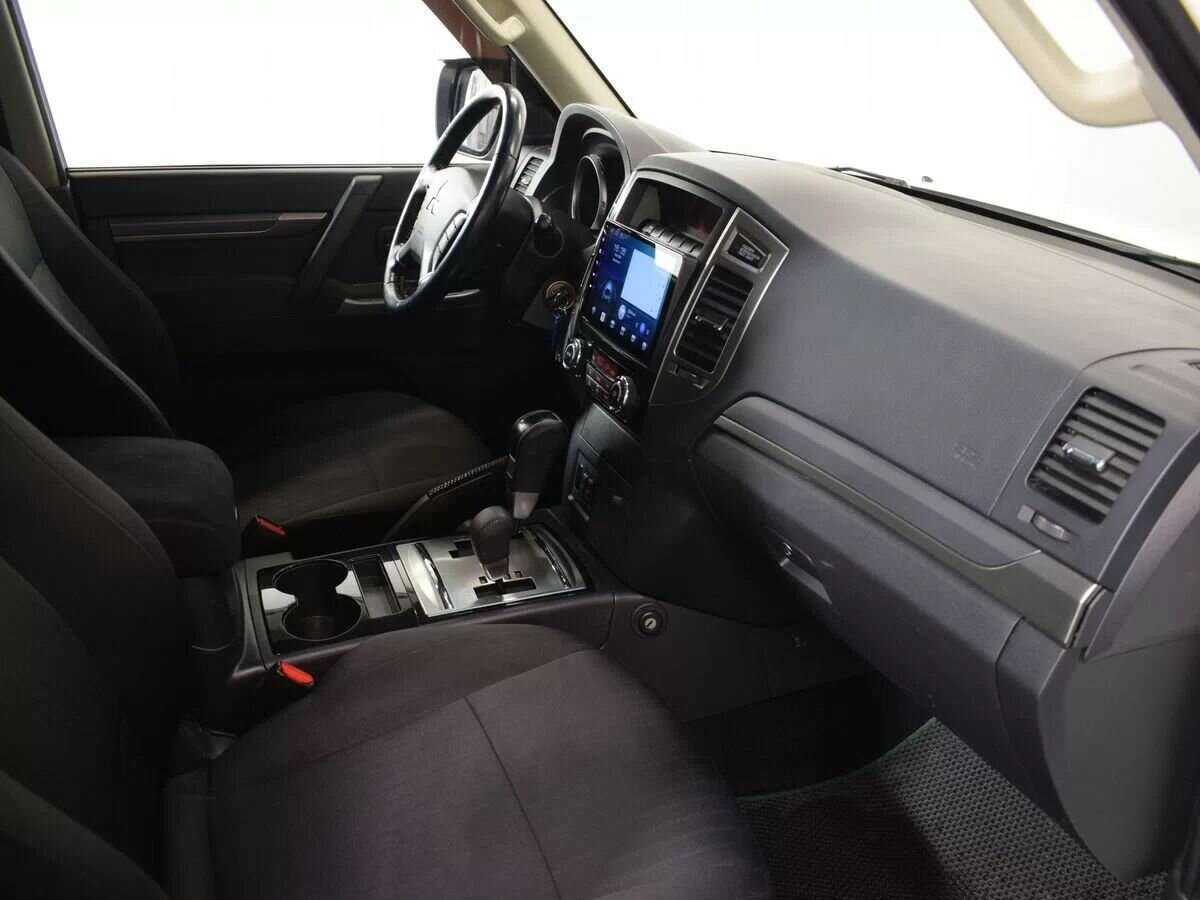 Митсубиши Паджеро б/у, 2015, Автоматическая. Фото: #6