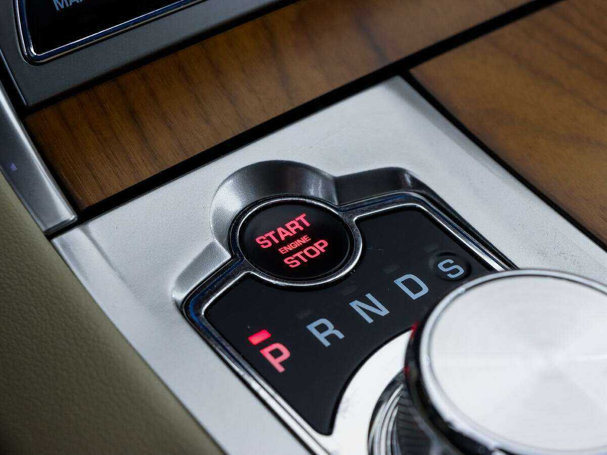 Ягуар ИксФ б/у, 2013, Автоматическая. Фото: #12