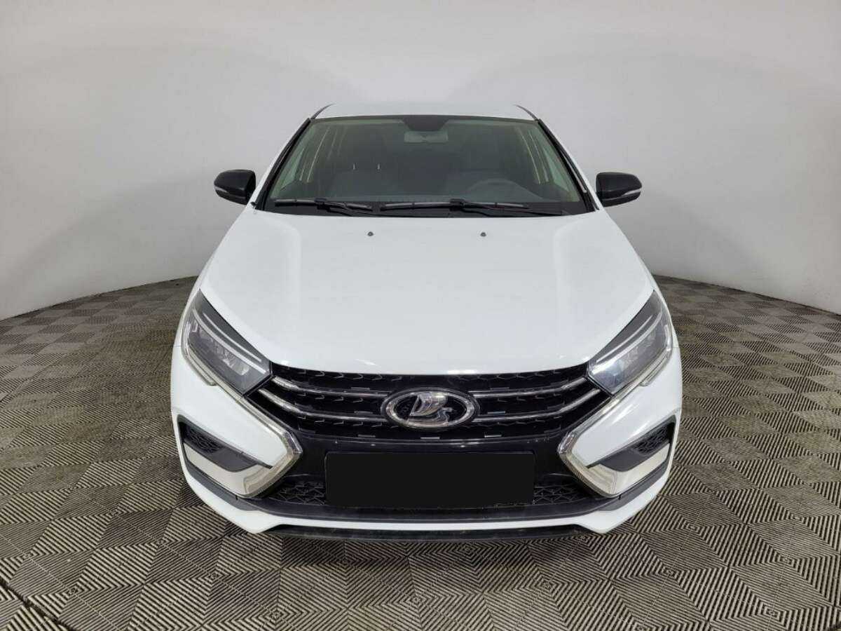 Лада (ВАЗ) Веста б/у, 2023, Механическая. Фото: #1