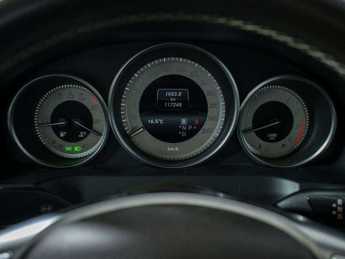 Мерседес-Бенц Е-Класс б/у, 2014, Автоматическая. Фото: #10