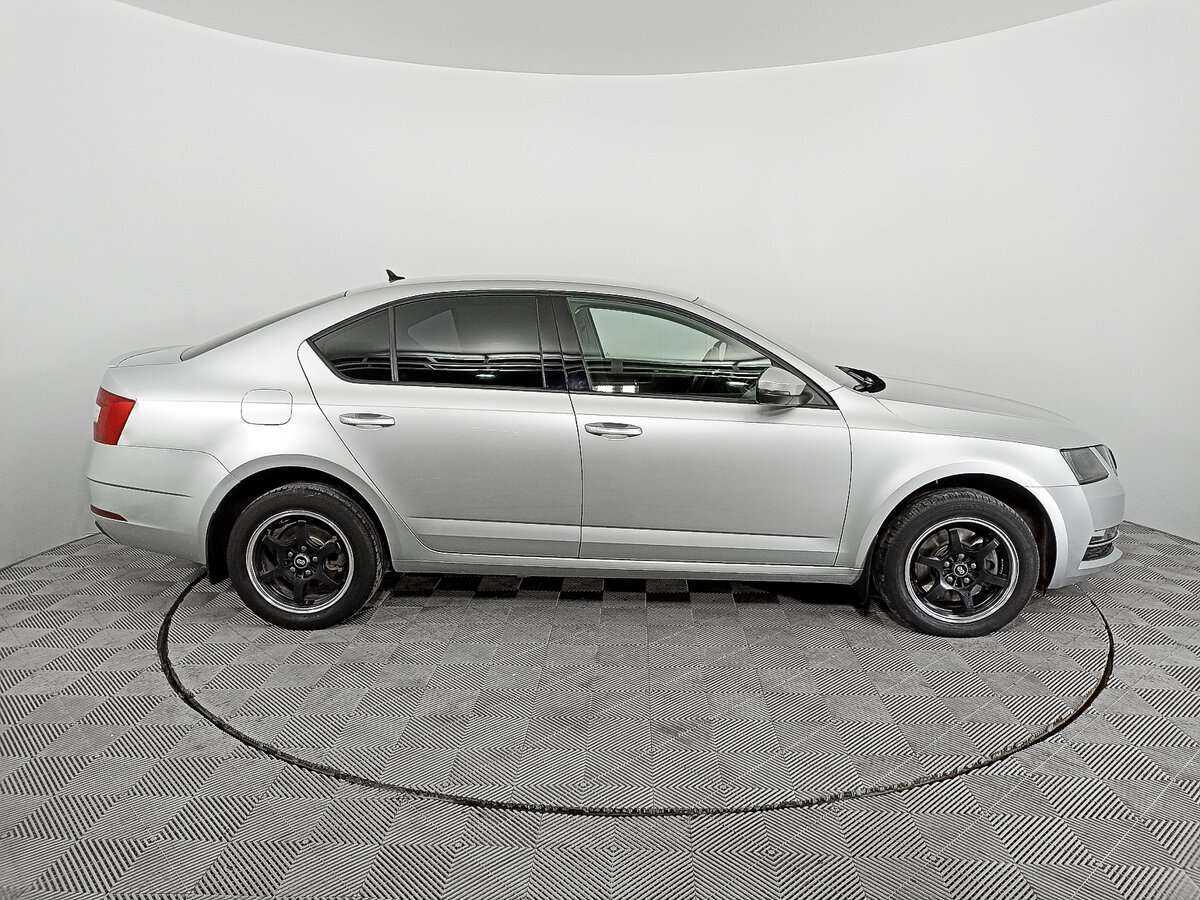 Шкода Октавия б/у, 2018, Роботизированная. Фото: #3