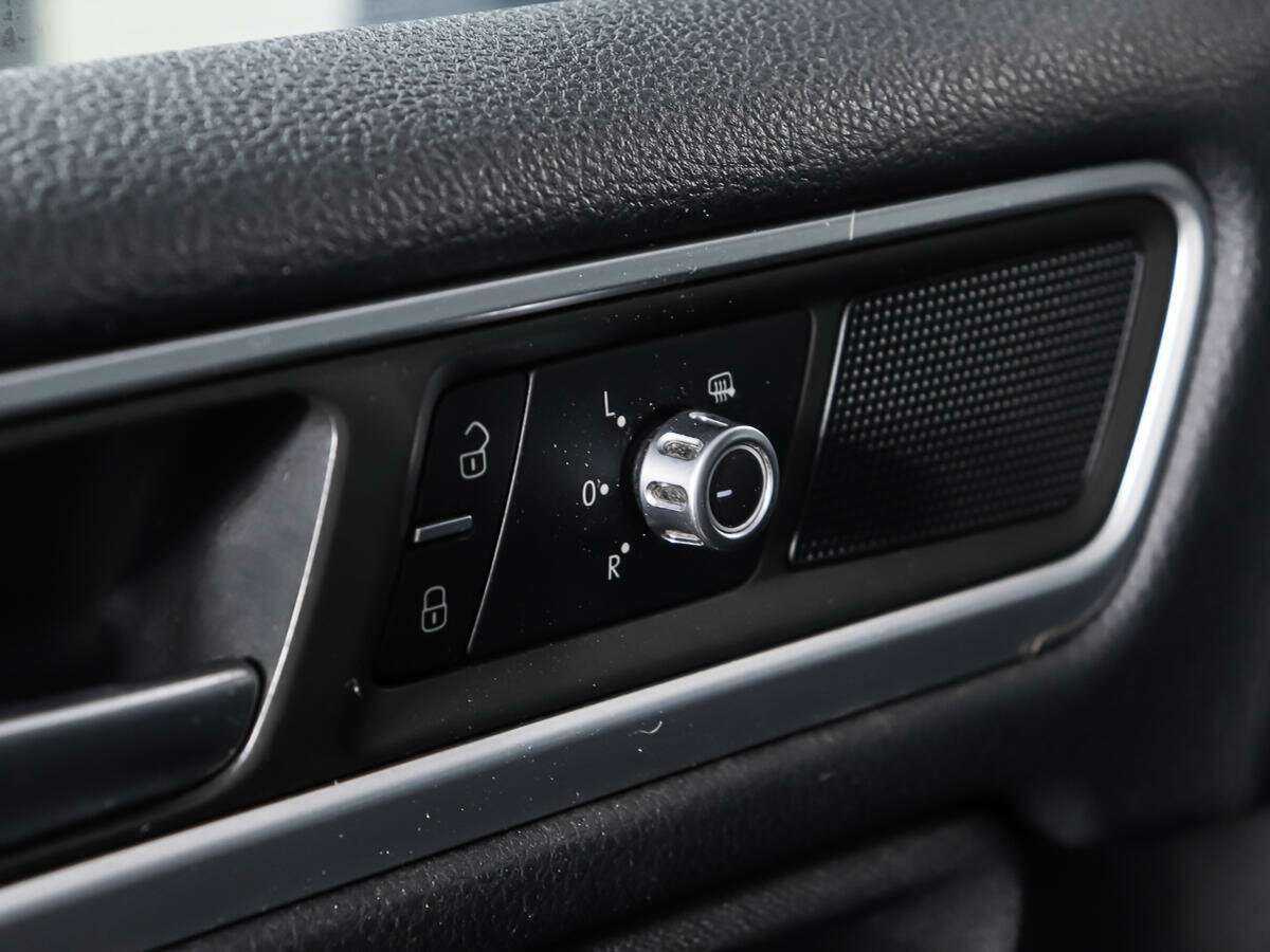 Фольксваген Туарег б/у, 2013, Автоматическая. Фото: #17