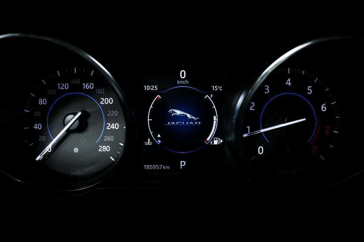 Ягуар ИксФ б/у, 2016, Автоматическая. Фото: #9