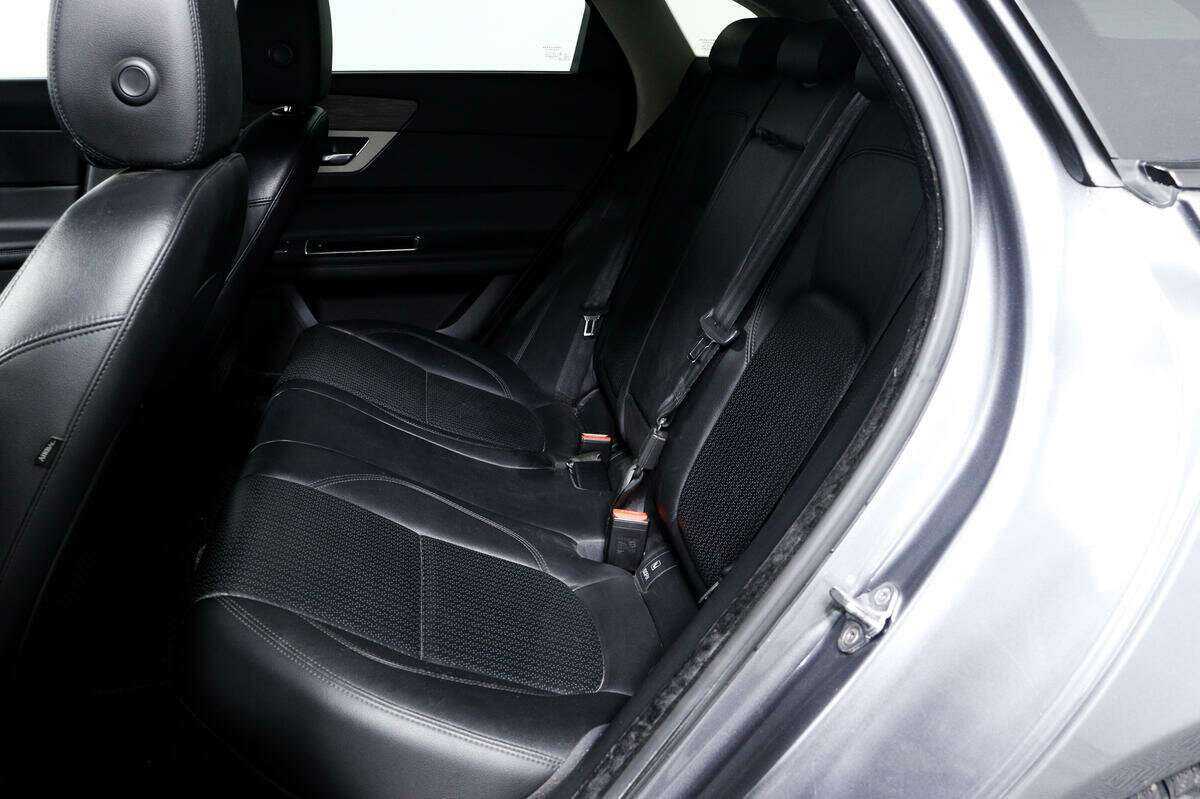 Ягуар ИксФ б/у, 2016, Автоматическая. Фото: #11