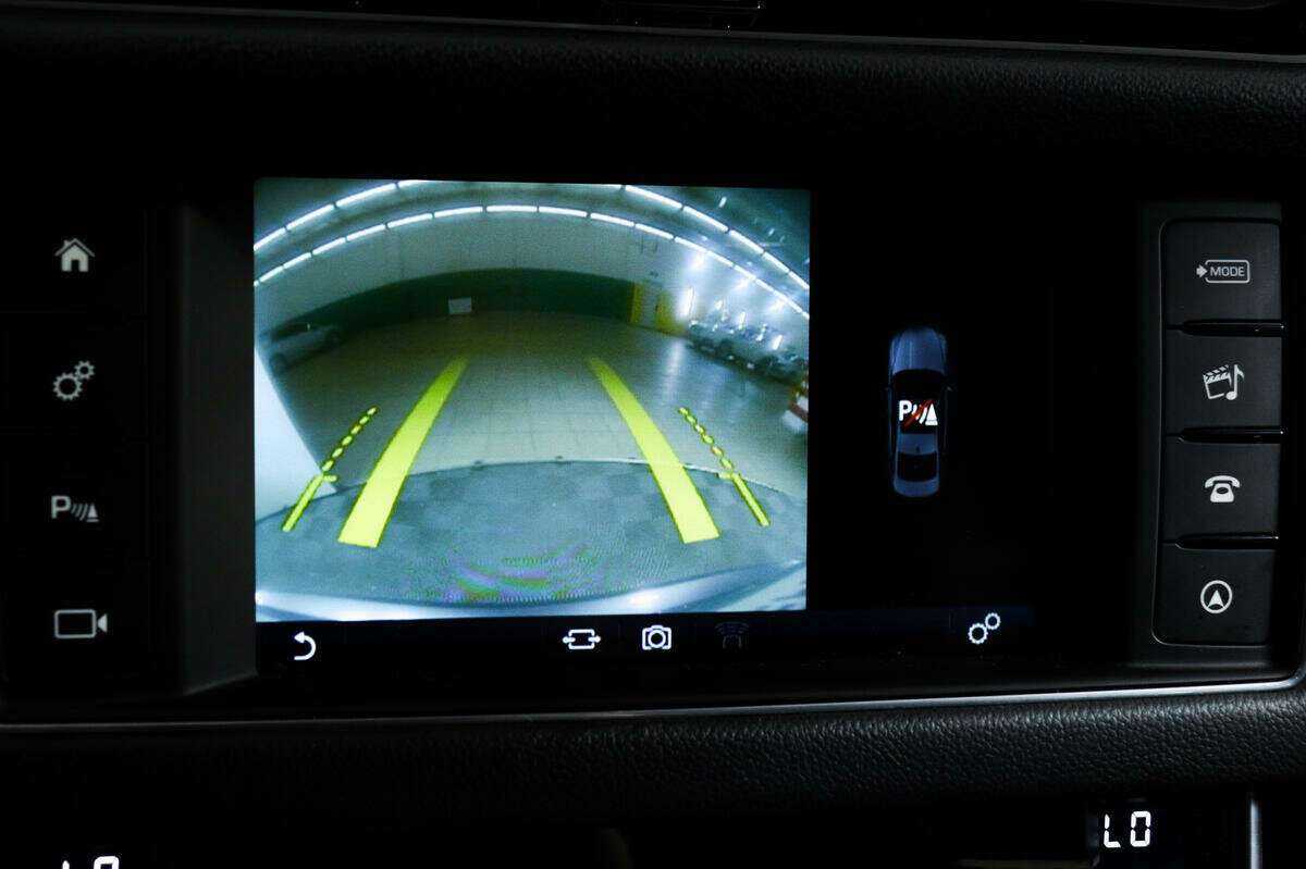 Ягуар ИксФ б/у, 2016, Автоматическая. Фото: #13