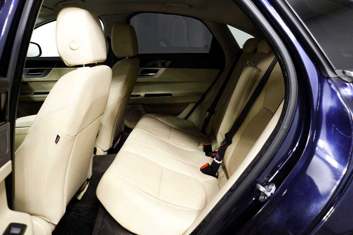 Ягуар ИксФ б/у, 2016, Автоматическая. Фото: #11