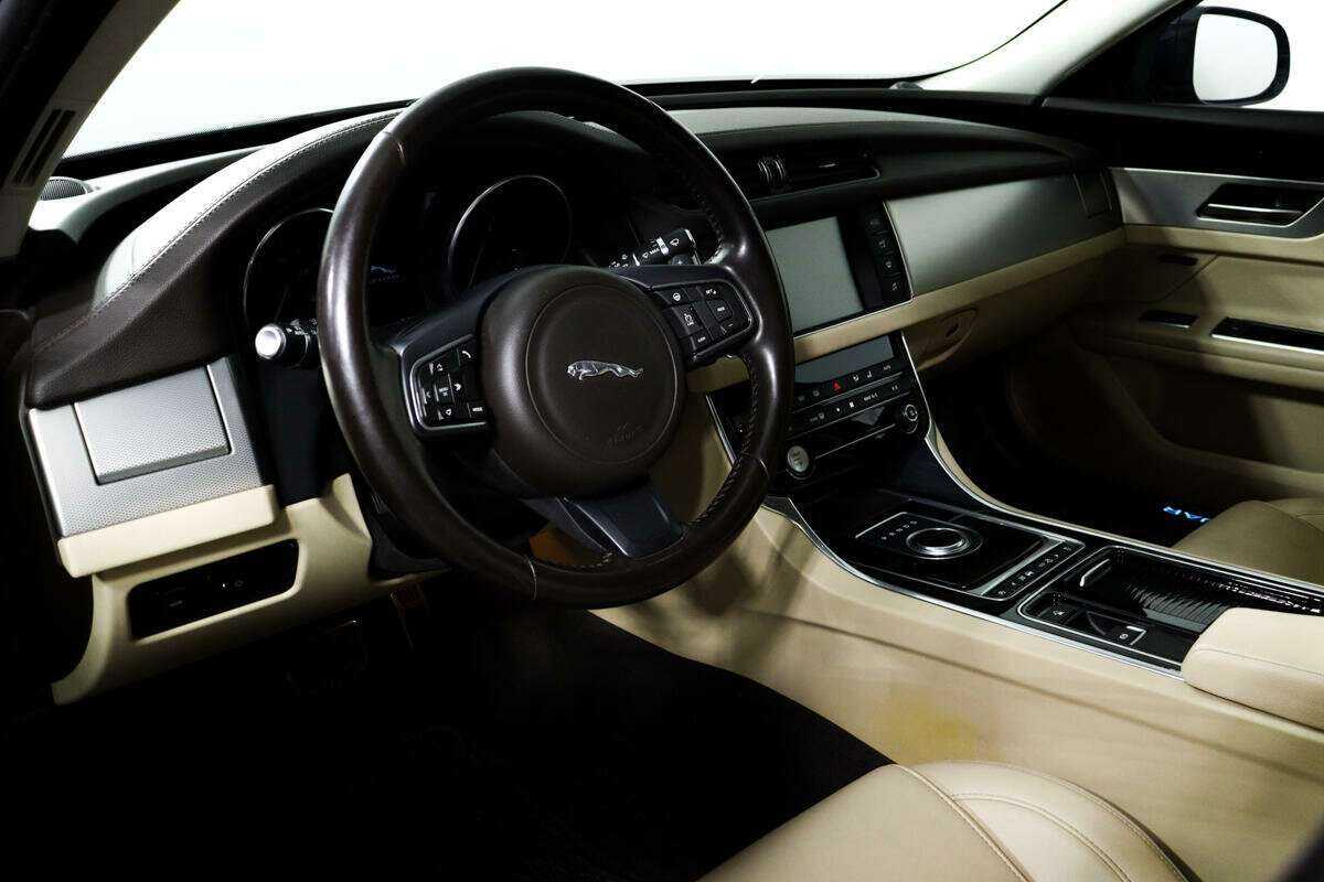 Ягуар ИксФ б/у, 2016, Автоматическая. Фото: #12