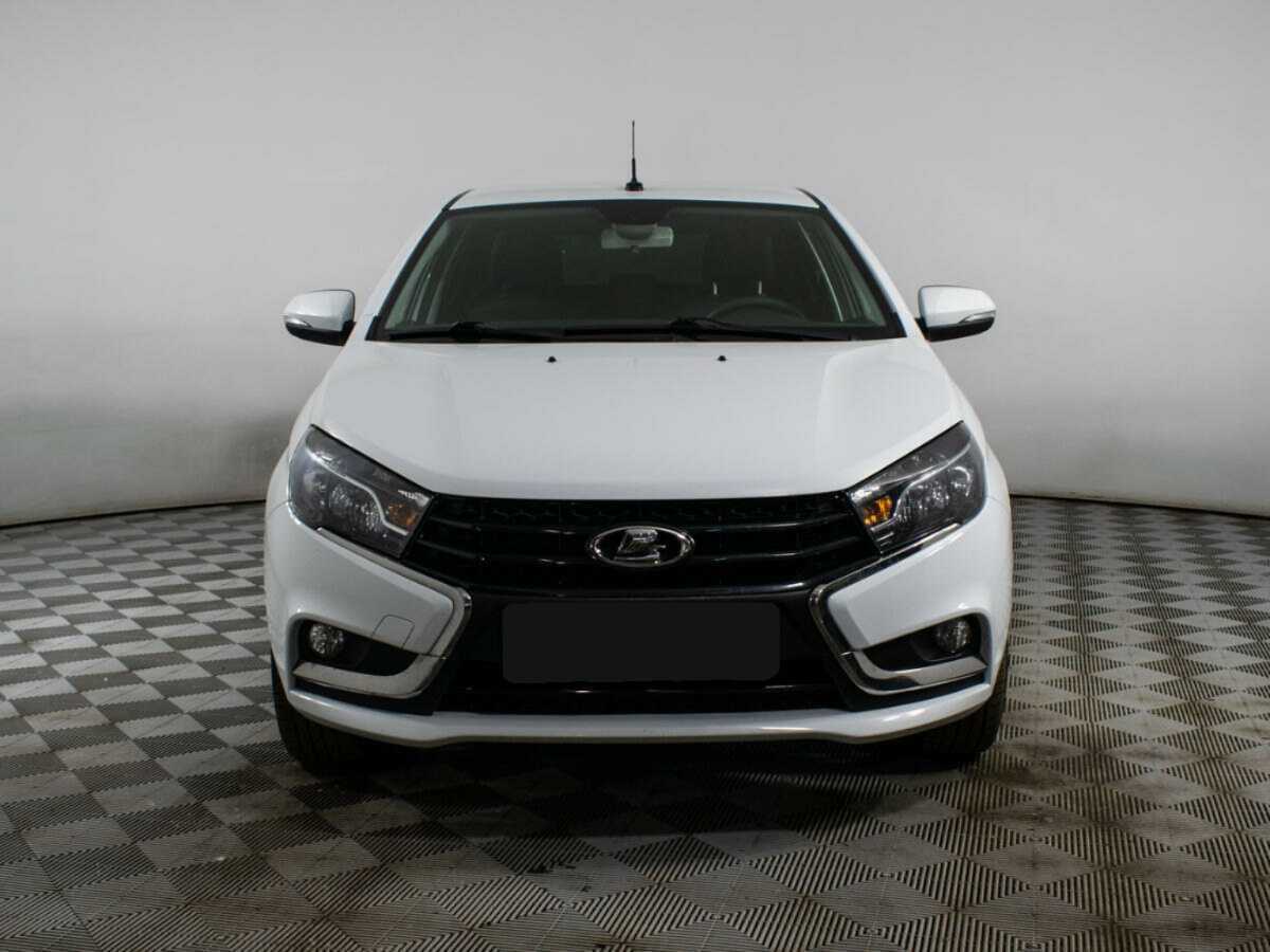 Лада (ВАЗ) Веста б/у, 2018, Механическая. Фото: #1