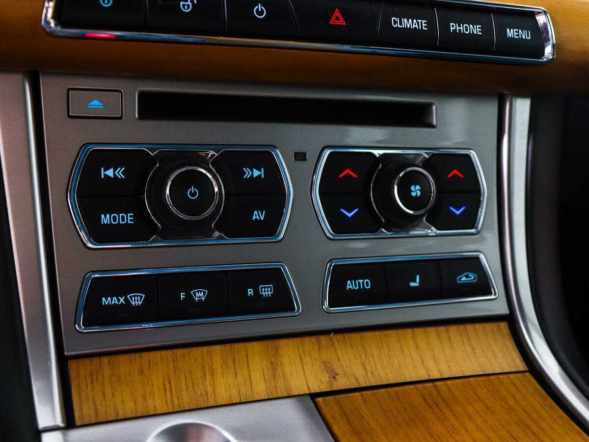 Ягуар ИксФ б/у, 2014, Автоматическая. Фото: #16