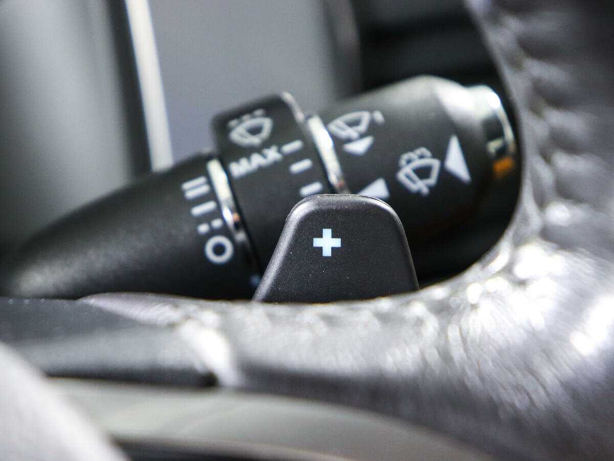 Ягуар ИксФ б/у, 2014, Автоматическая. Фото: #21