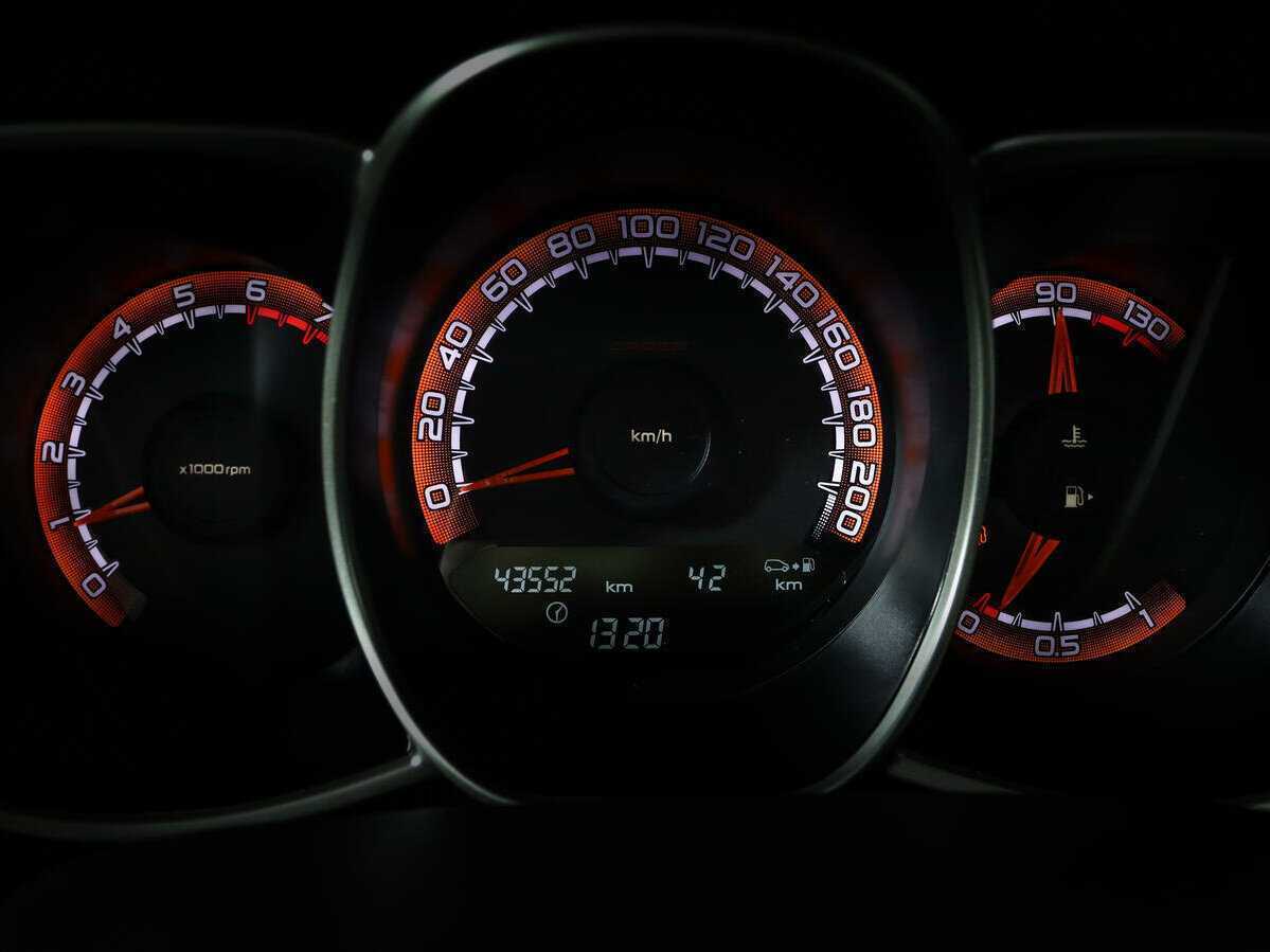 Лада (ВАЗ) Веста б/у, 2019, Механическая. Фото: #8