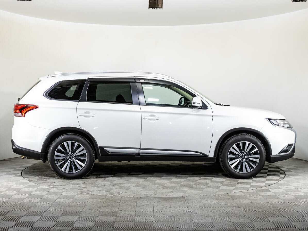 Митсубиши Оутлэндер б/у, 2020, Вариатор. Фото: #3