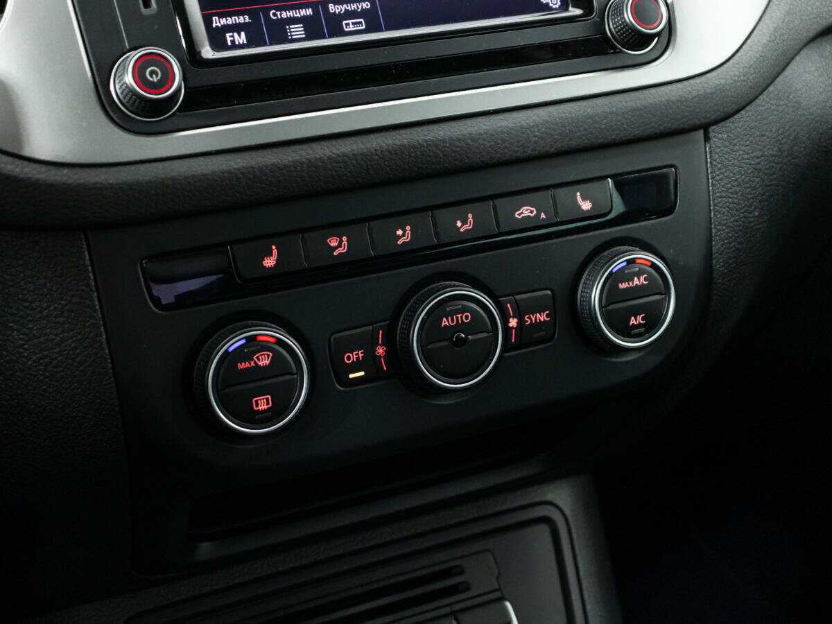 Фольксваген Тигуан б/у, 2015, Автоматическая. Фото: #15