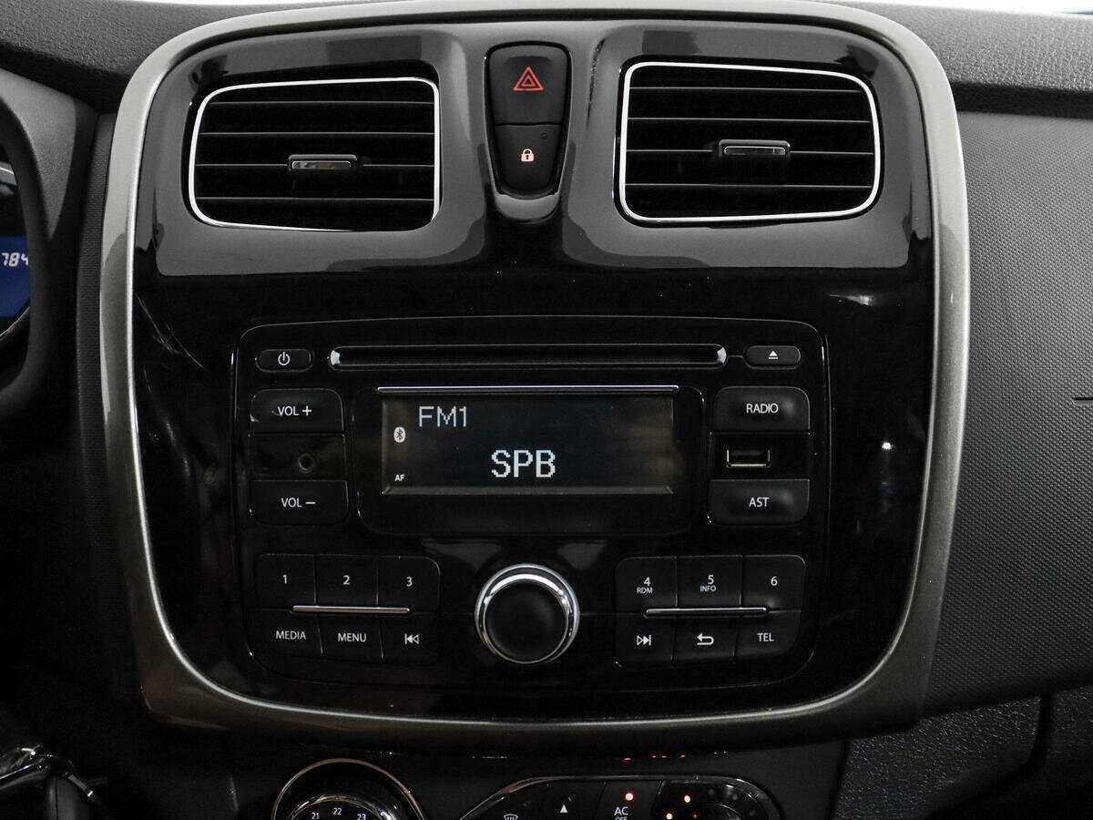 Рено Сандеро б/у, 2015, Механическая. Фото: #10