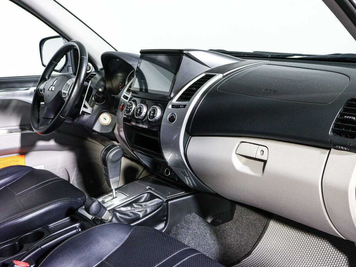 Митсубиши Паджеро Спорт б/у, 2012, Автоматическая. Фото: #5