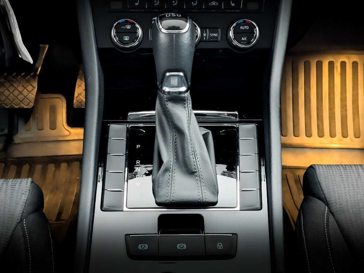 Шкода Суперб б/у, 2019, Роботизированная. Фото: #21