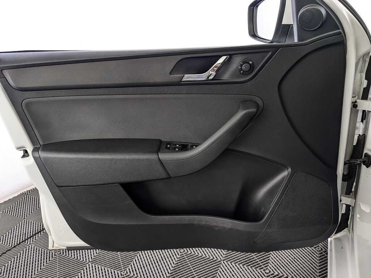 Шкода Рапид б/у, 2015, Роботизированная. Фото: #14