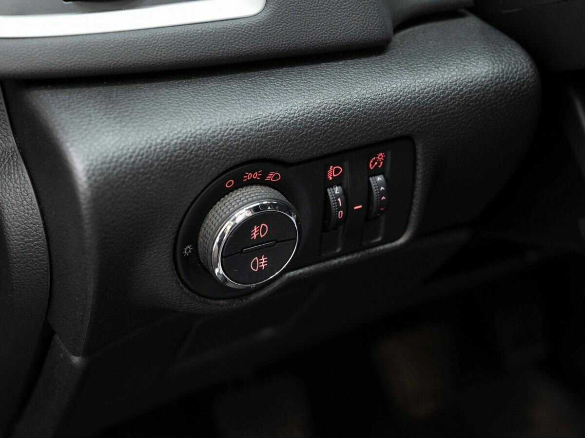 Опель Астра б/у, 2013, Механическая. Фото: #17