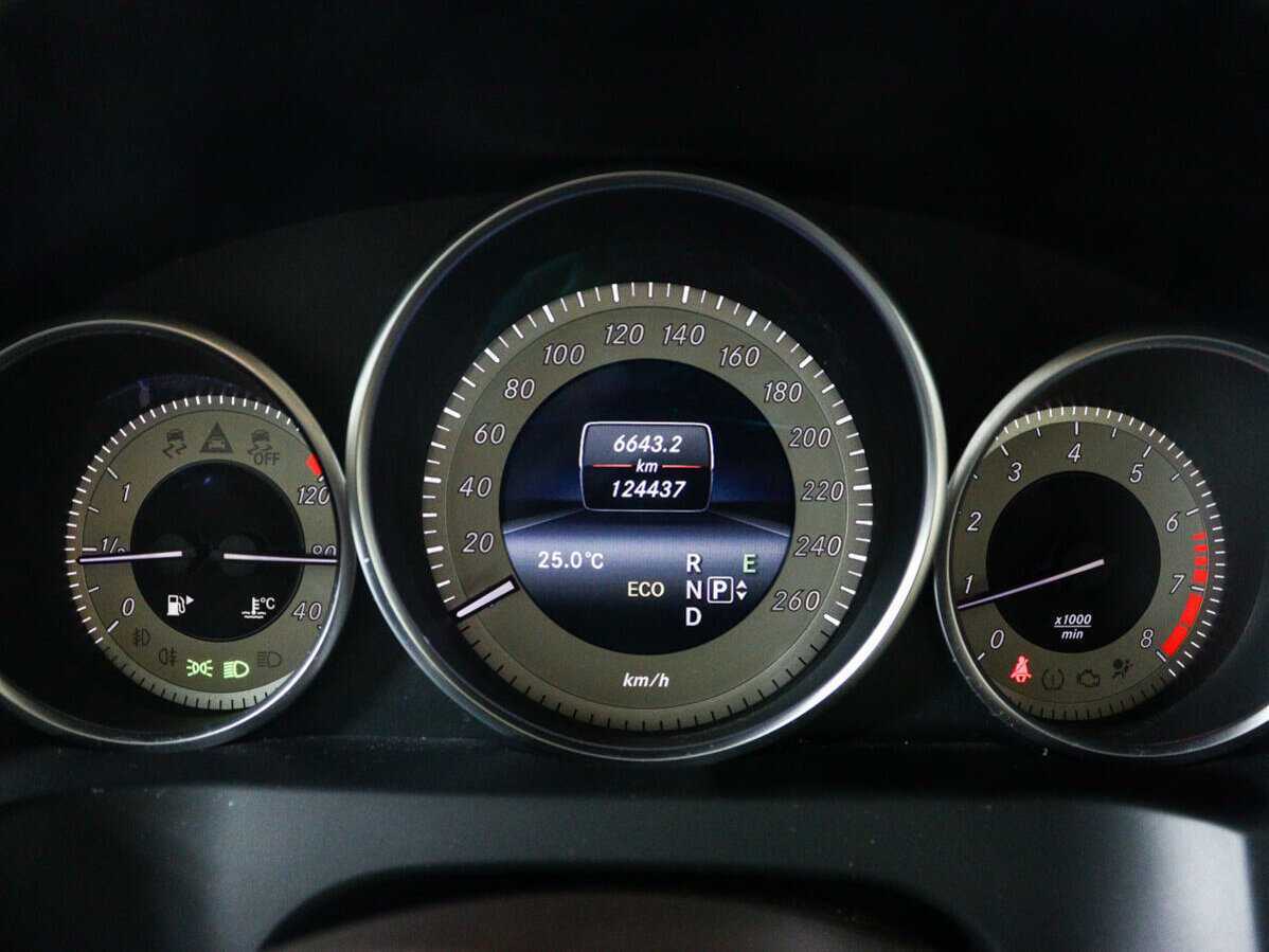 Мерседес-Бенц Е-Класс б/у, 2013, Автоматическая. Фото: #8