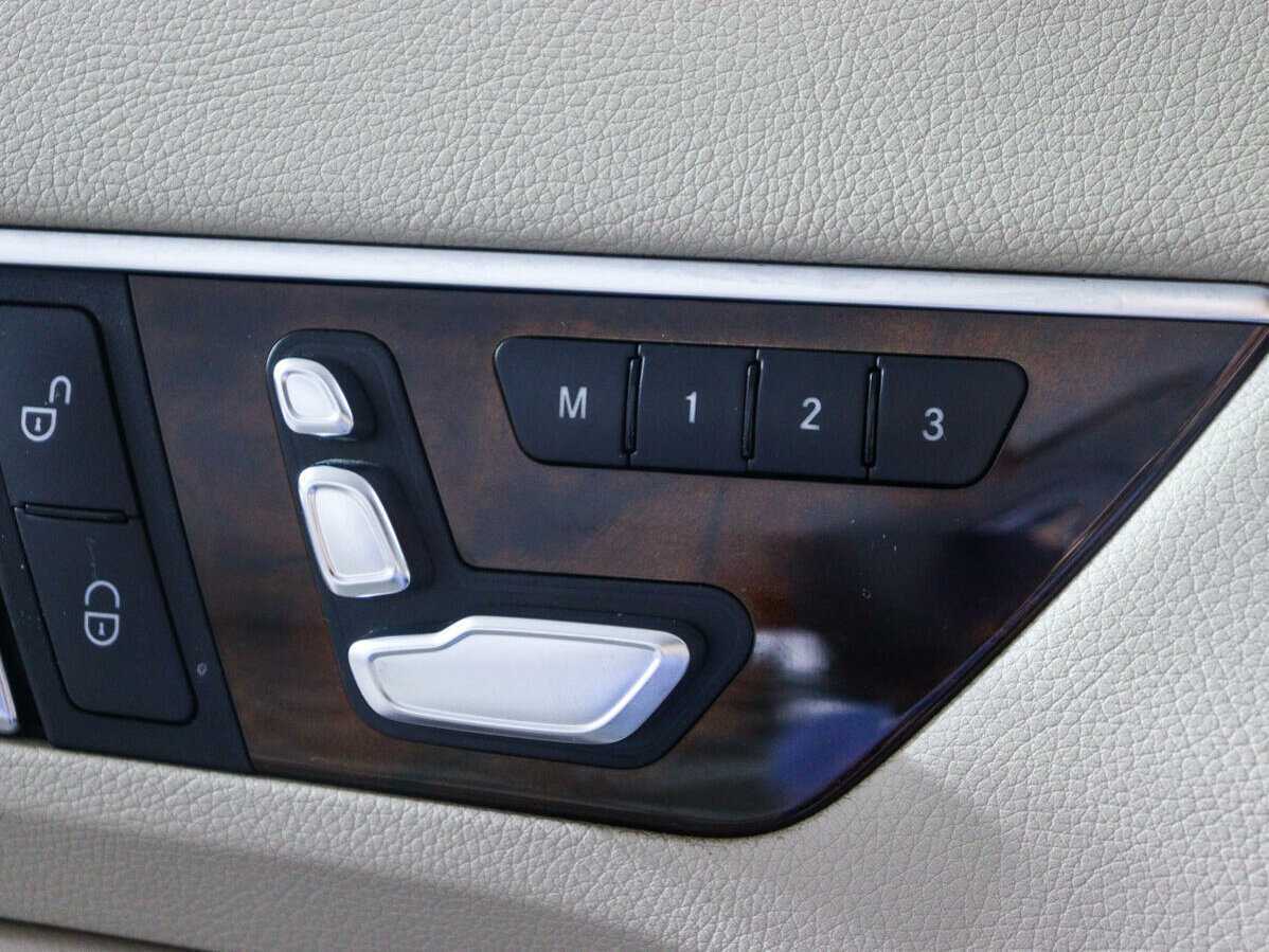 Мерседес-Бенц Е-Класс б/у, 2013, Автоматическая. Фото: #13