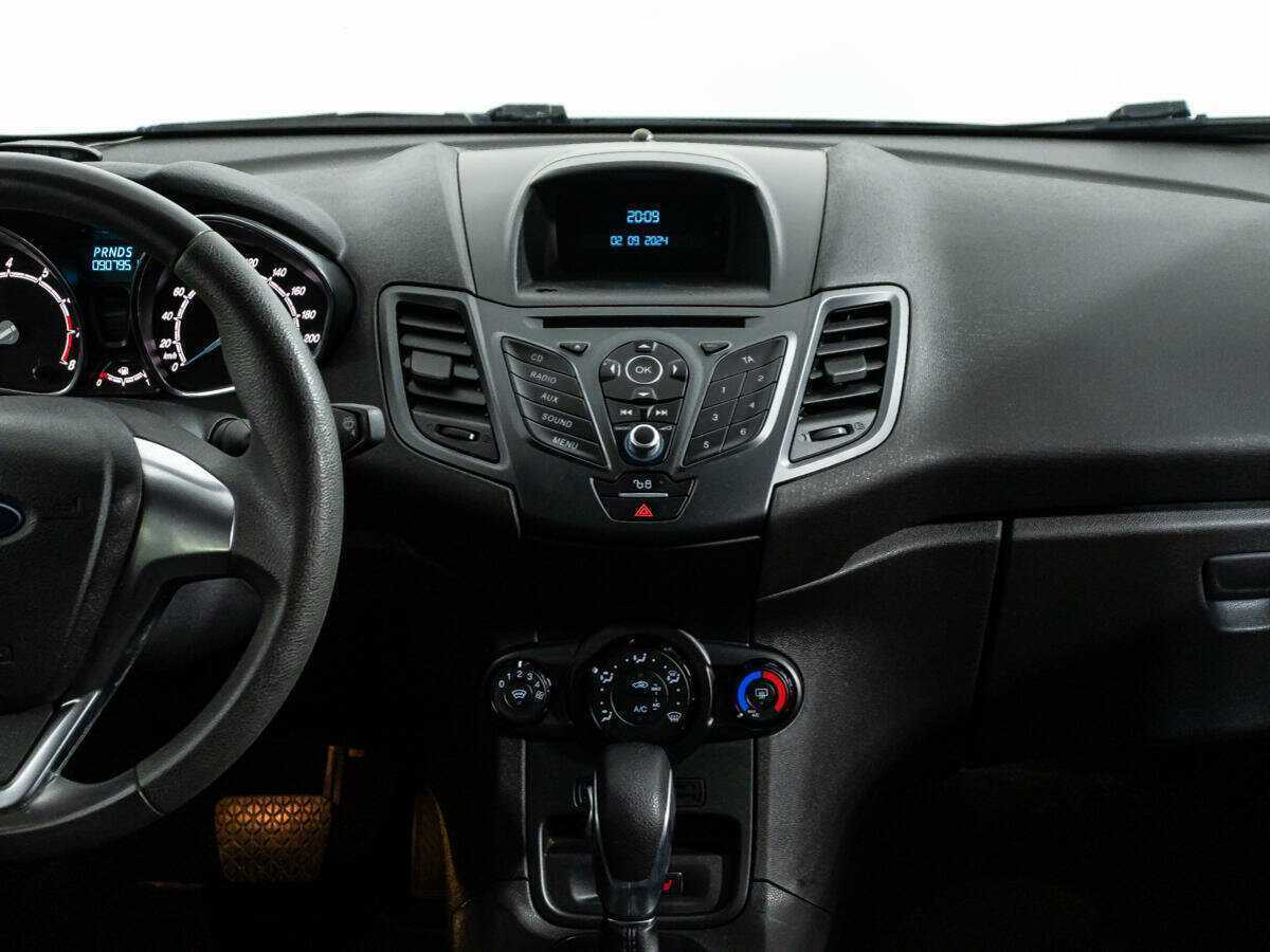 Форд Фиеста б/у, 2016, Роботизированная. Фото: #13