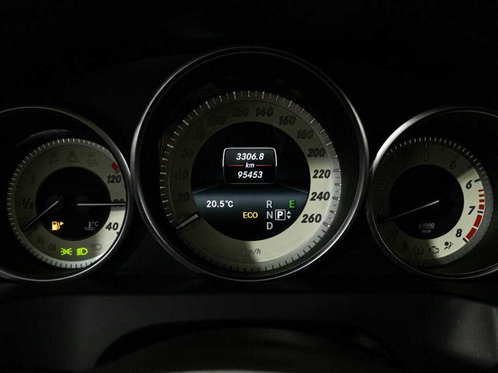 Мерседес-Бенц Е-Класс б/у, 2014, Автоматическая. Фото: #11