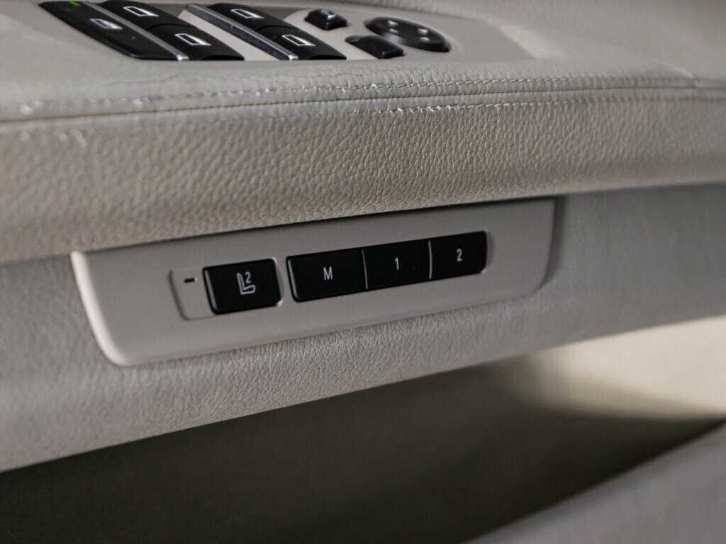 БМВ 7 серии б/у, 2012, Автоматическая. Фото: #22