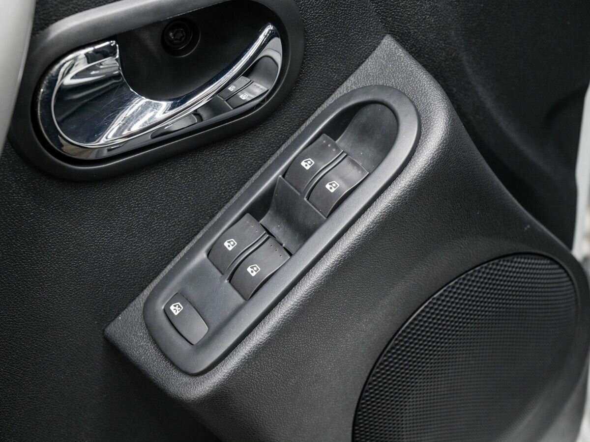 Ниссан Террано б/у, 2015, Автоматическая. Фото: #15