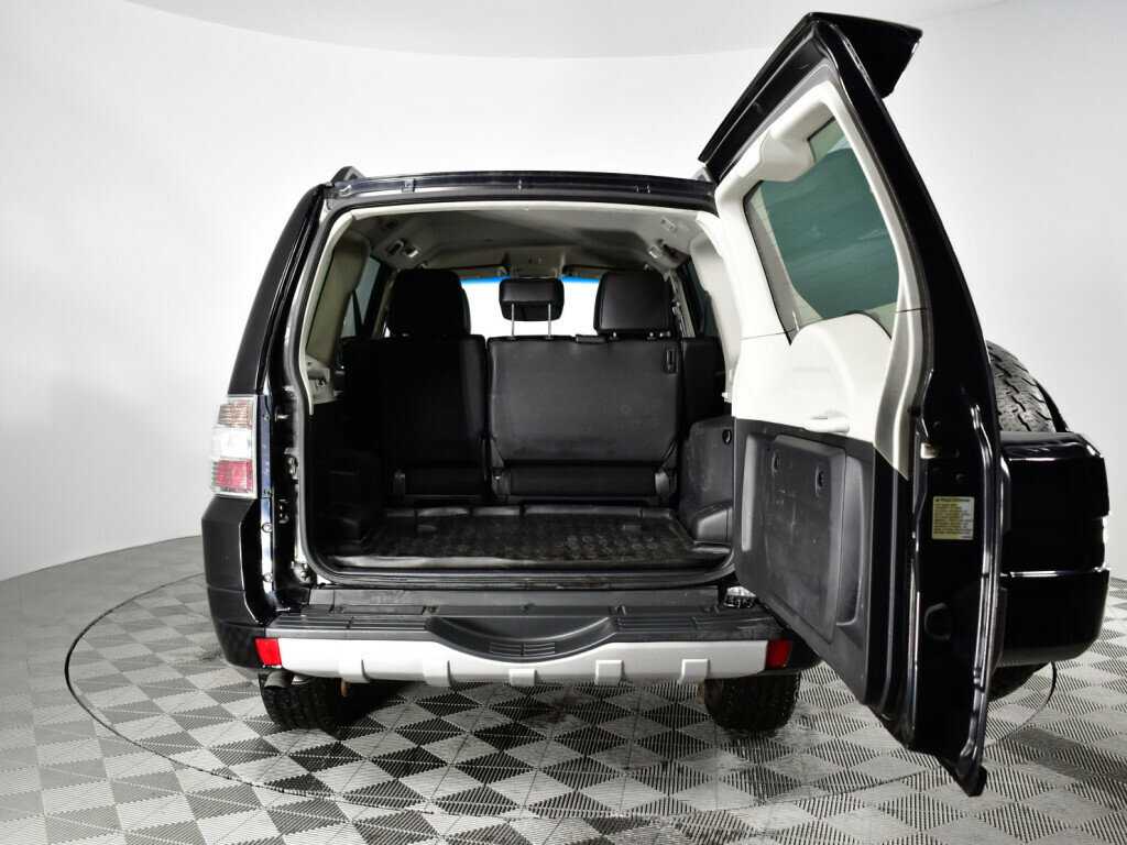 Митсубиши Паджеро б/у, 2014, Автоматическая. Фото: #16