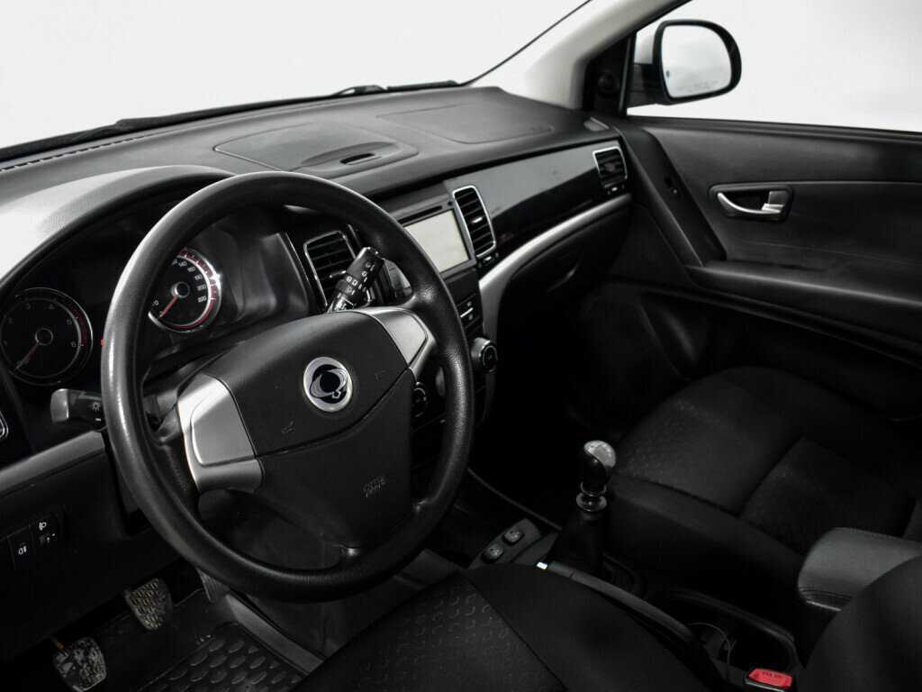 Сан-Ён Актион б/у, 2012, Механическая. Фото: #8